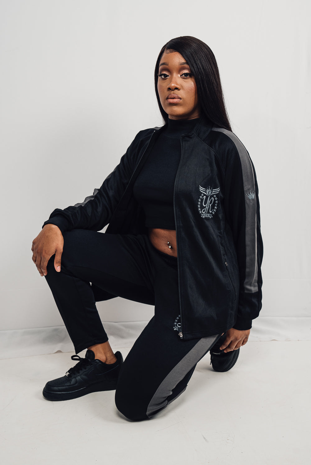 YUNG'N'RICH WOMENS FUNNEL NECK CONTRAST PANEL TRACKSUIT BLACK & GREY